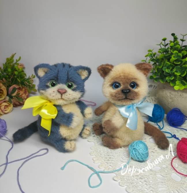 [Любовь Державина] Котейки (2025)_0.png